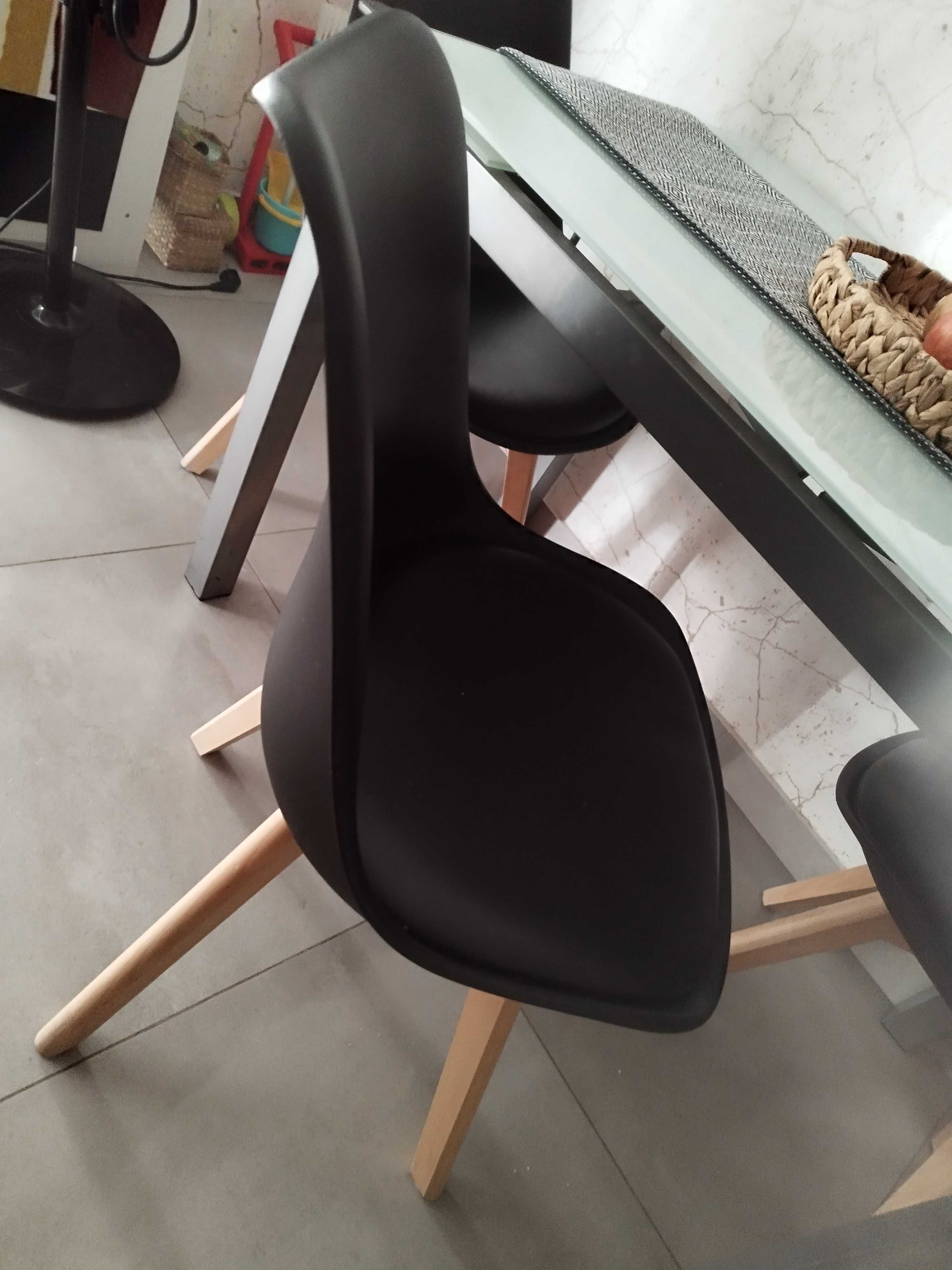 Conjunto mesa cozinha e 4 cadeiras