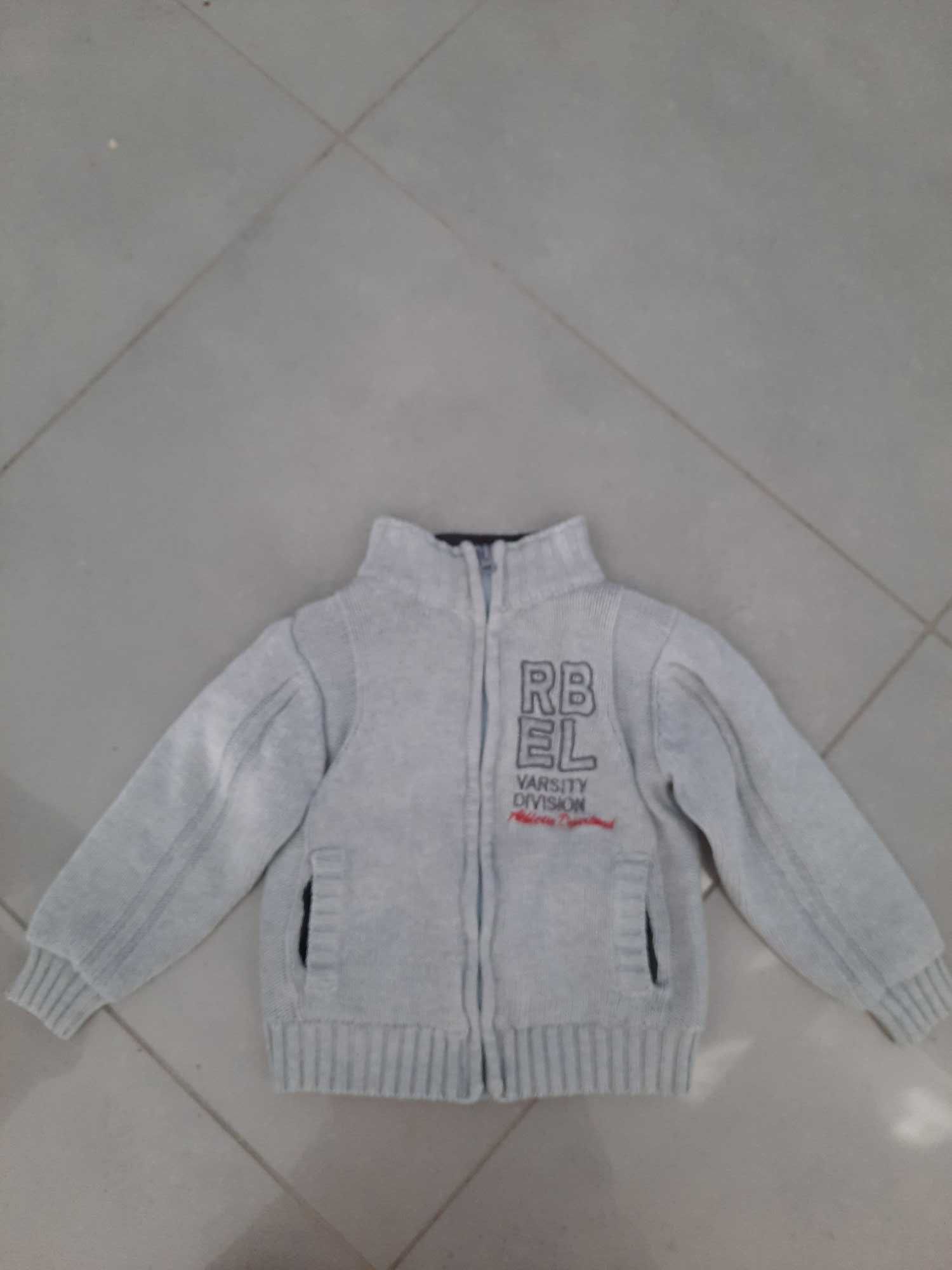 Sweter rozpinany ciepły 104 cm Rebel