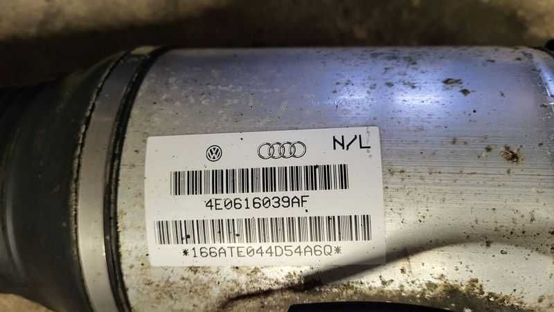 Audi A8 D3 amortyzator , miech przedni prawy , lewy - AF ,
