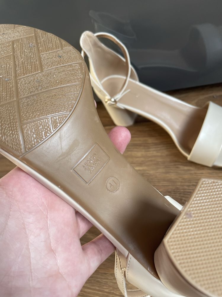 Buty na slupku rozmiar 41