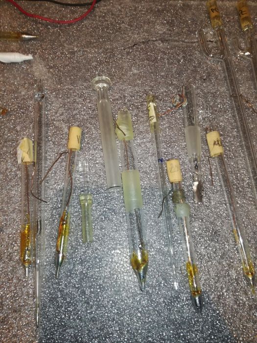 Microelectrodos antigos de laboratório