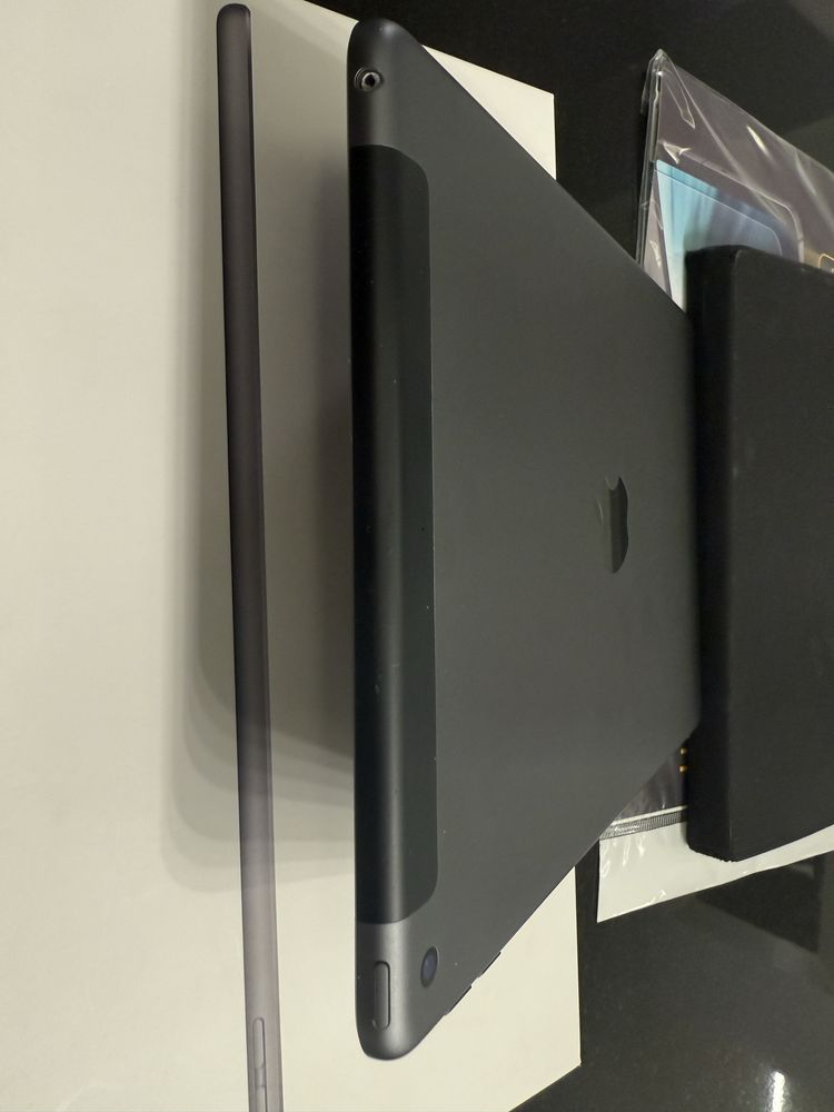 Apple iPad 7 (7th Gen) 10.2" 32GB A2198 Cellular LTE