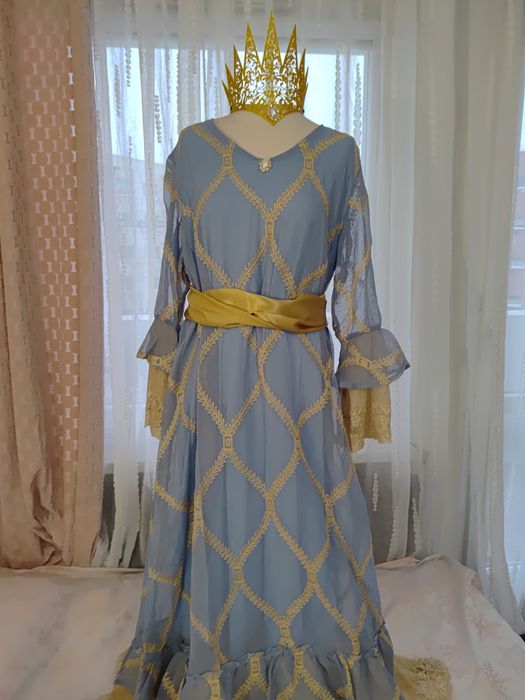 Piękny strój przebranie królowa władczyni XL