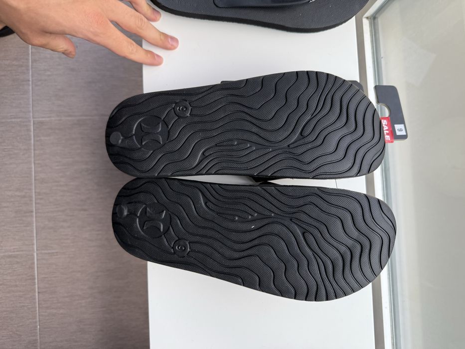 Chinelo hurley original