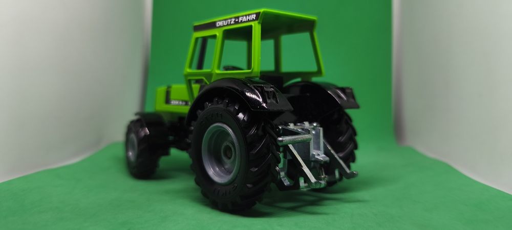 Siku traktor Deutz-Fahr 1 32