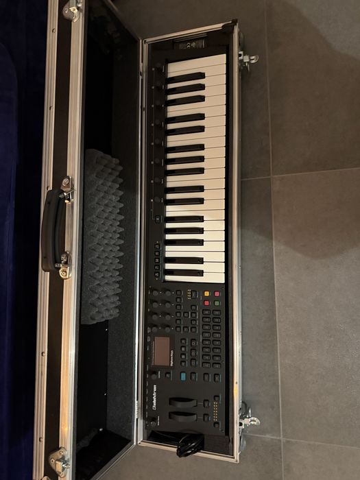 Elektron Digitone Keys + flight case, bialy kruk