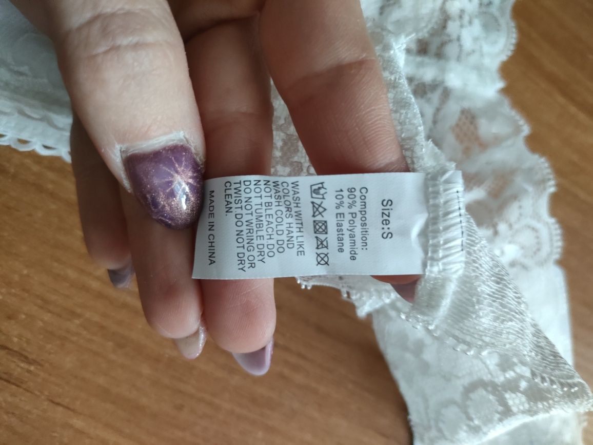 Stringi koronkowe rozmiar S