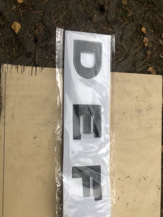 Land Rover Defender logo emblemat