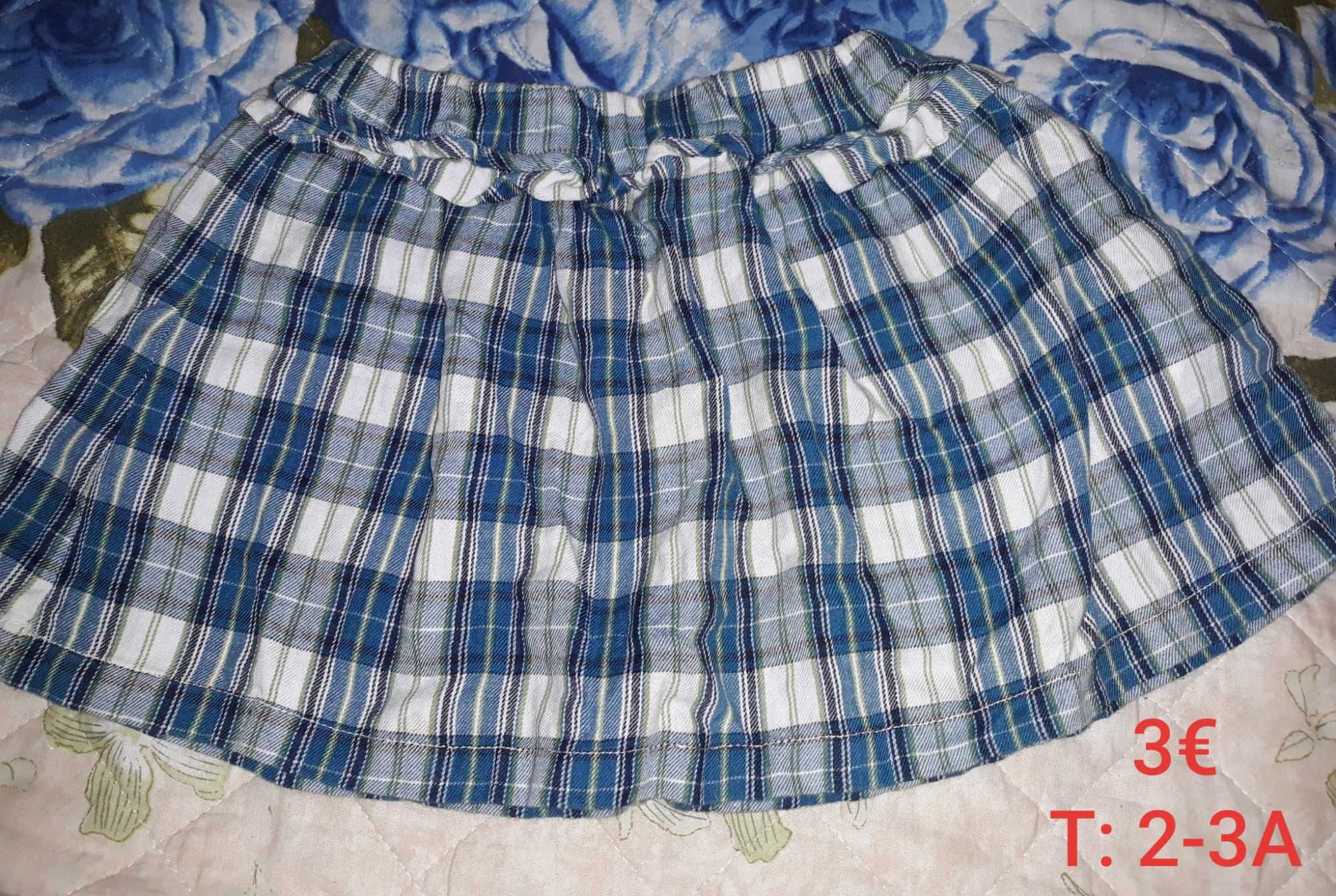 Roupa de menina, tamanho 2 a 3 anos.