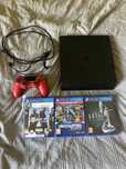 Playstation 4 z padem i grami