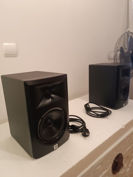 Monitores de Estúdio JBL LSR305 Linear Special Referente Bi-Amplified
