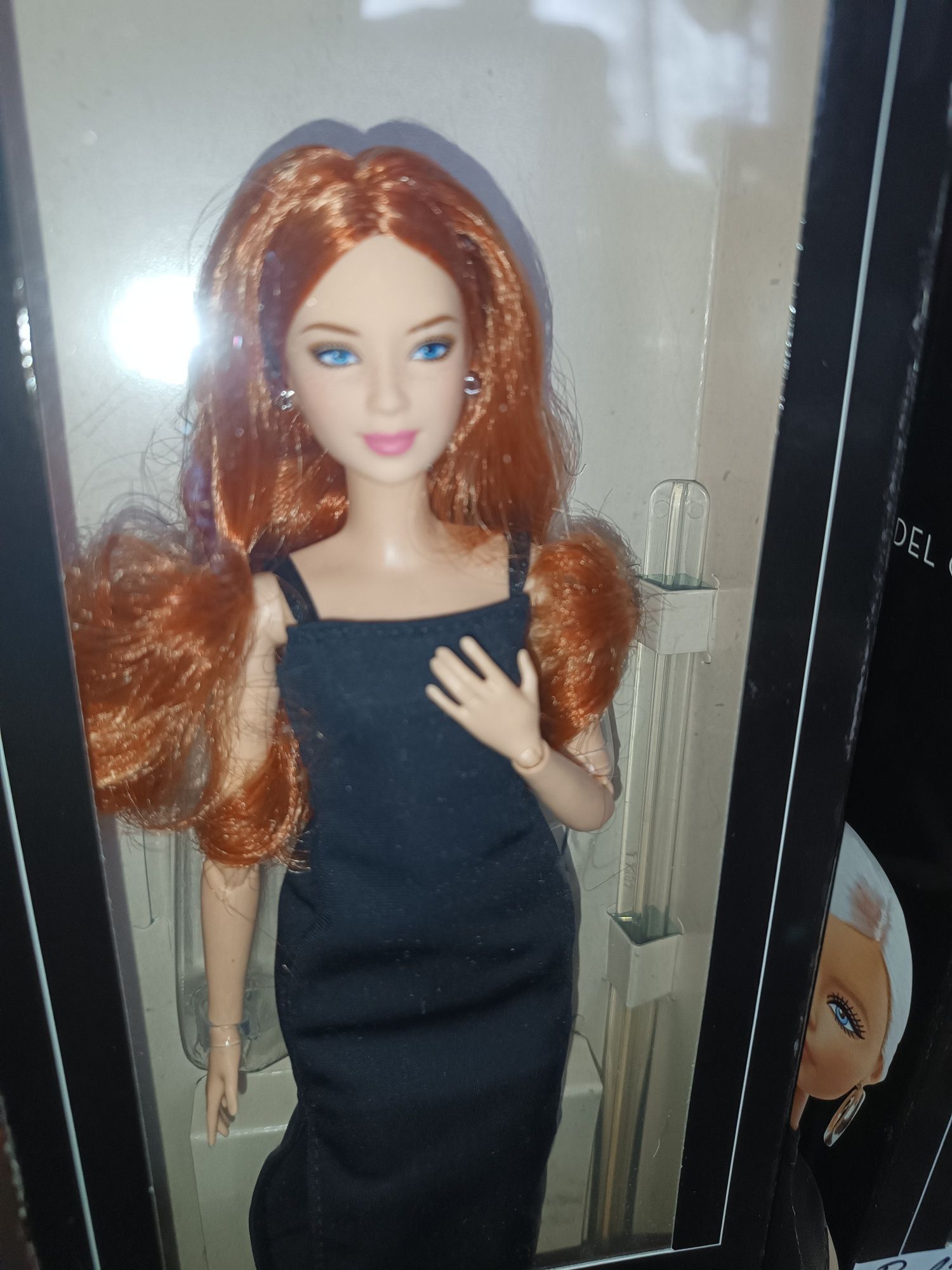 Лялечки Barbie Basics