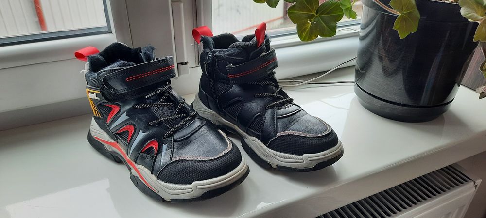 Продам ботинки на мальчика