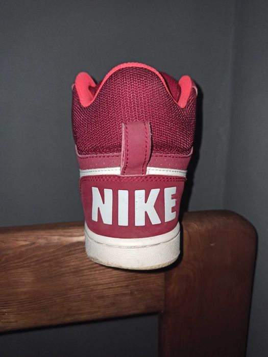 Кросівки Nike
(Оригінал)