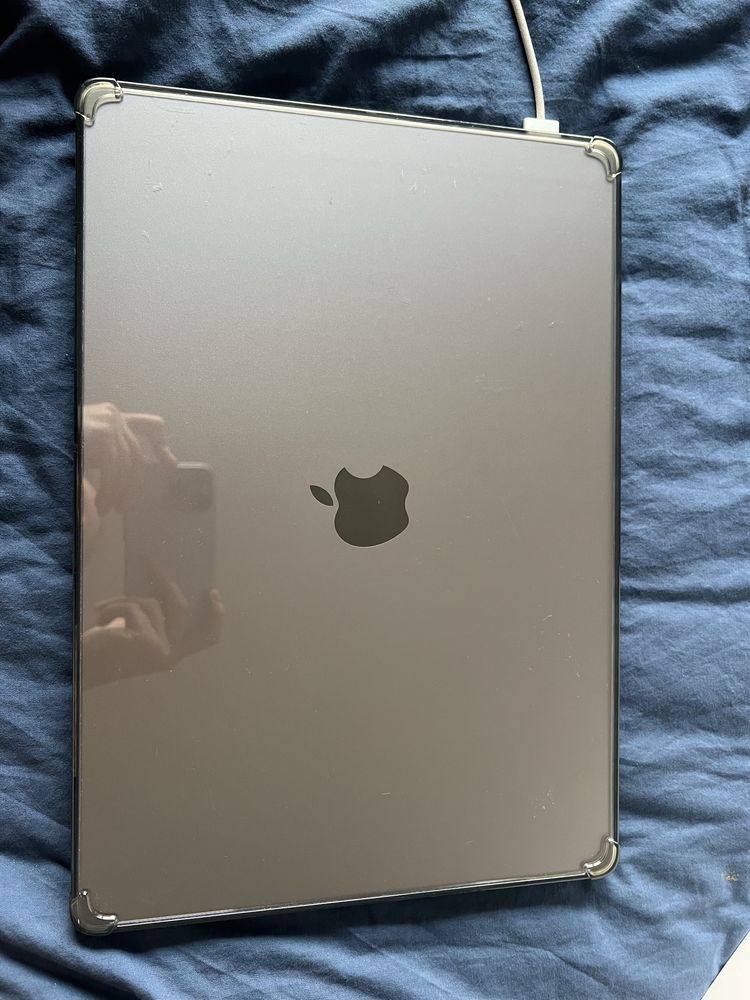 MacBook Pro 16” (M1 Pro, 16 GB RAM, 512 GB SSD)
