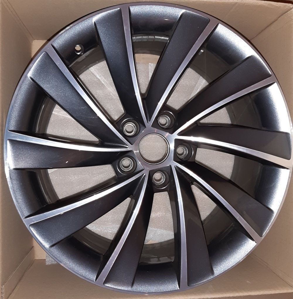 Felga aluminiowa Skoda Superb III