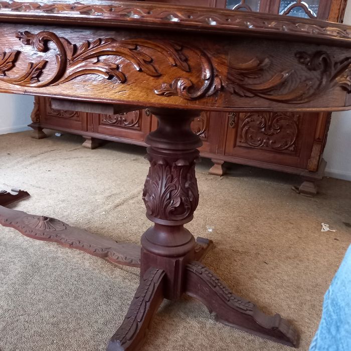 APARADORES + mesa e 6 cadeiras.