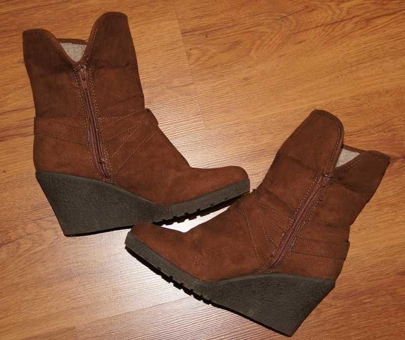 Kozaki botki damskie zamszowe brązowe na koturnie 38 39 UK6 ciepłe