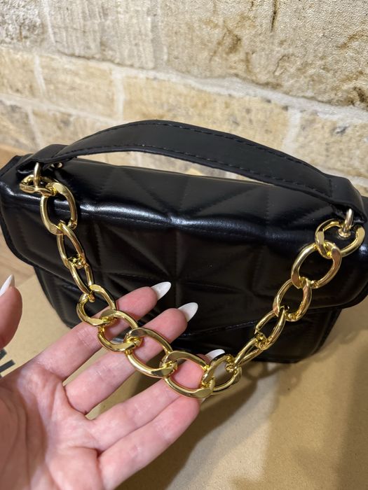 Чорна сумка