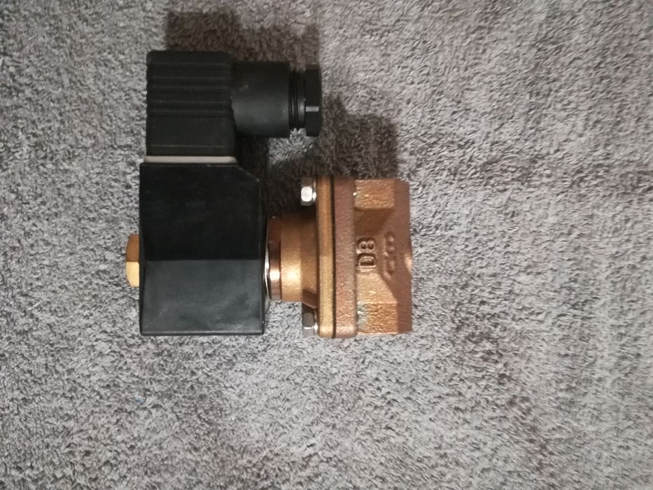Elektrozawór CKD ADK11-8G,24V DC ,1/4"