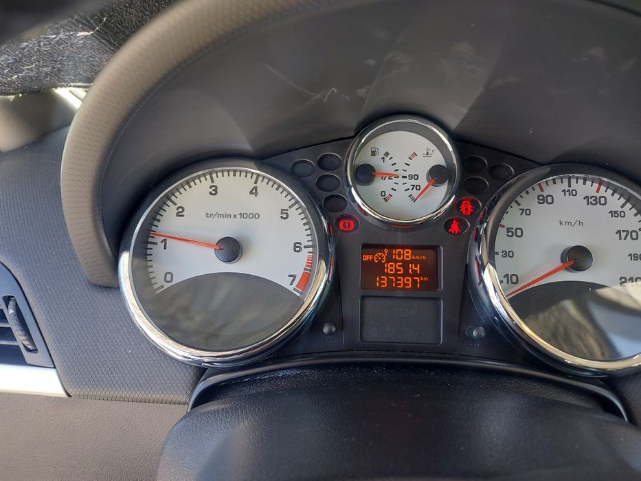 137mil klms, Ano 2011,  1.4 carro de garagem como novo