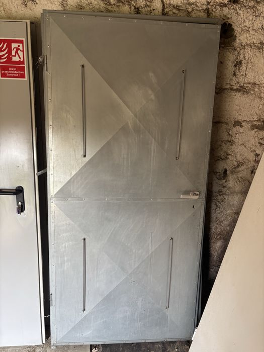 Drzwi stalowe techniczne 80 90