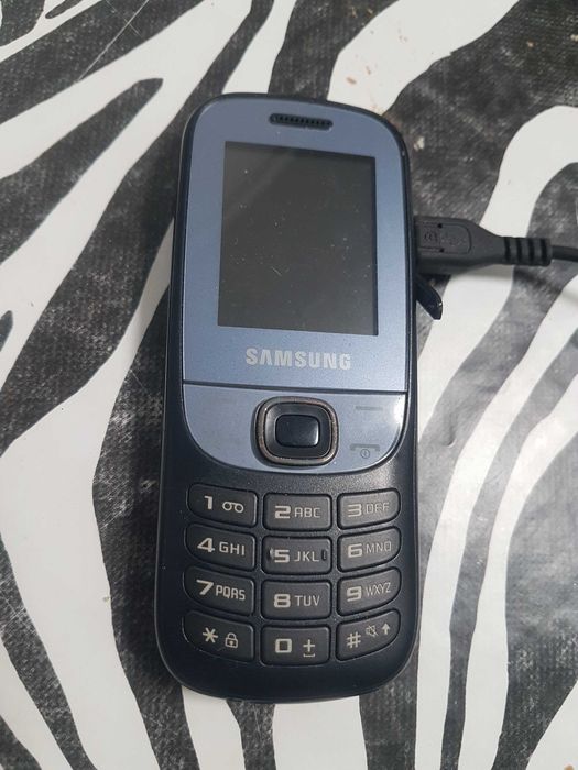 Telemóveis samsung gte 2200 e vodafone by sharp
