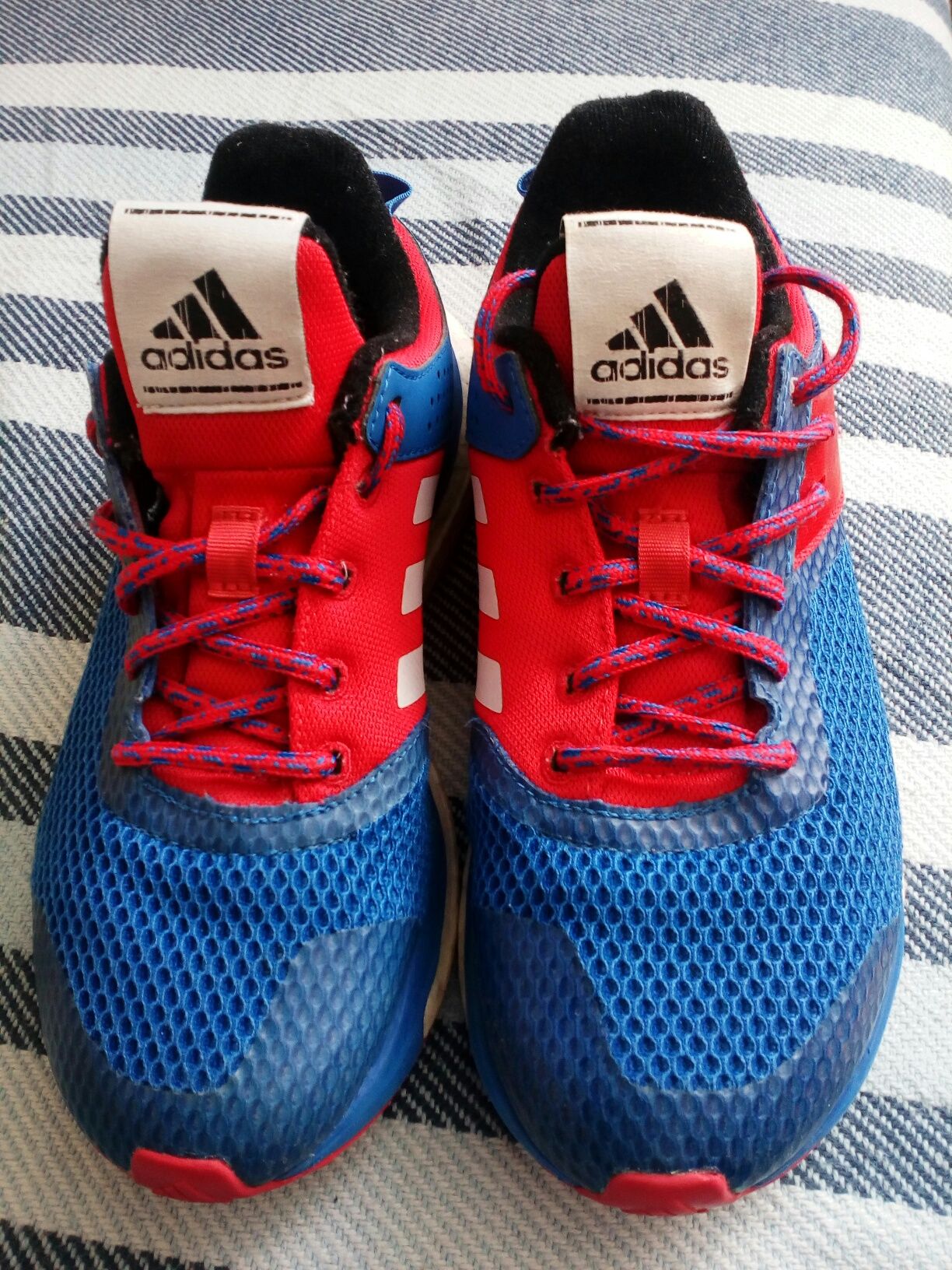 Buty sportowe adidas, czerwono-niebiesko-białe, rozmiar 38
