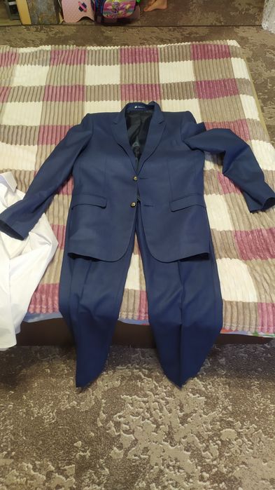 Продам комплект делового костюма