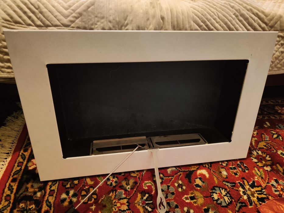 Biokominek z akcesoriami