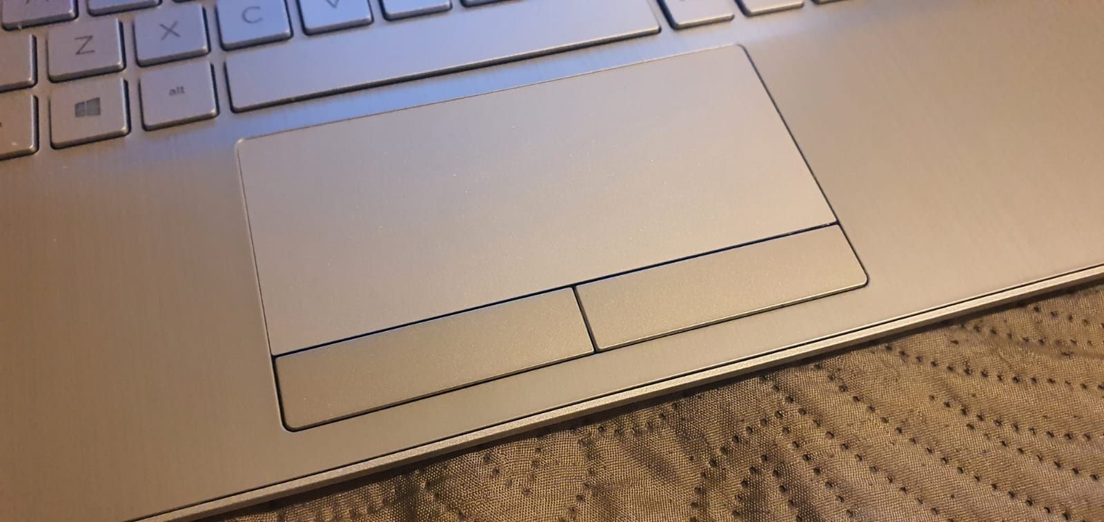 Sprzedam laptop HP 15-DW3001NW Full HD, 8GB RAM, 512GB SSD, i5