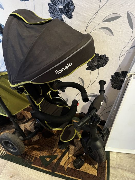 Дитячий велосипед з батьківською ручкою