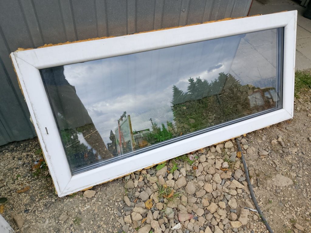 Okno 128x57 fix 3-szybowe białe plastikowe