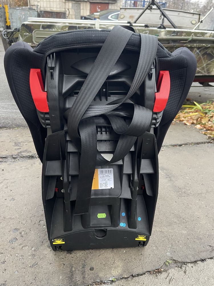 Дитяче автокрісло Bebe-Comfort Iseos isofix 9-18kg
