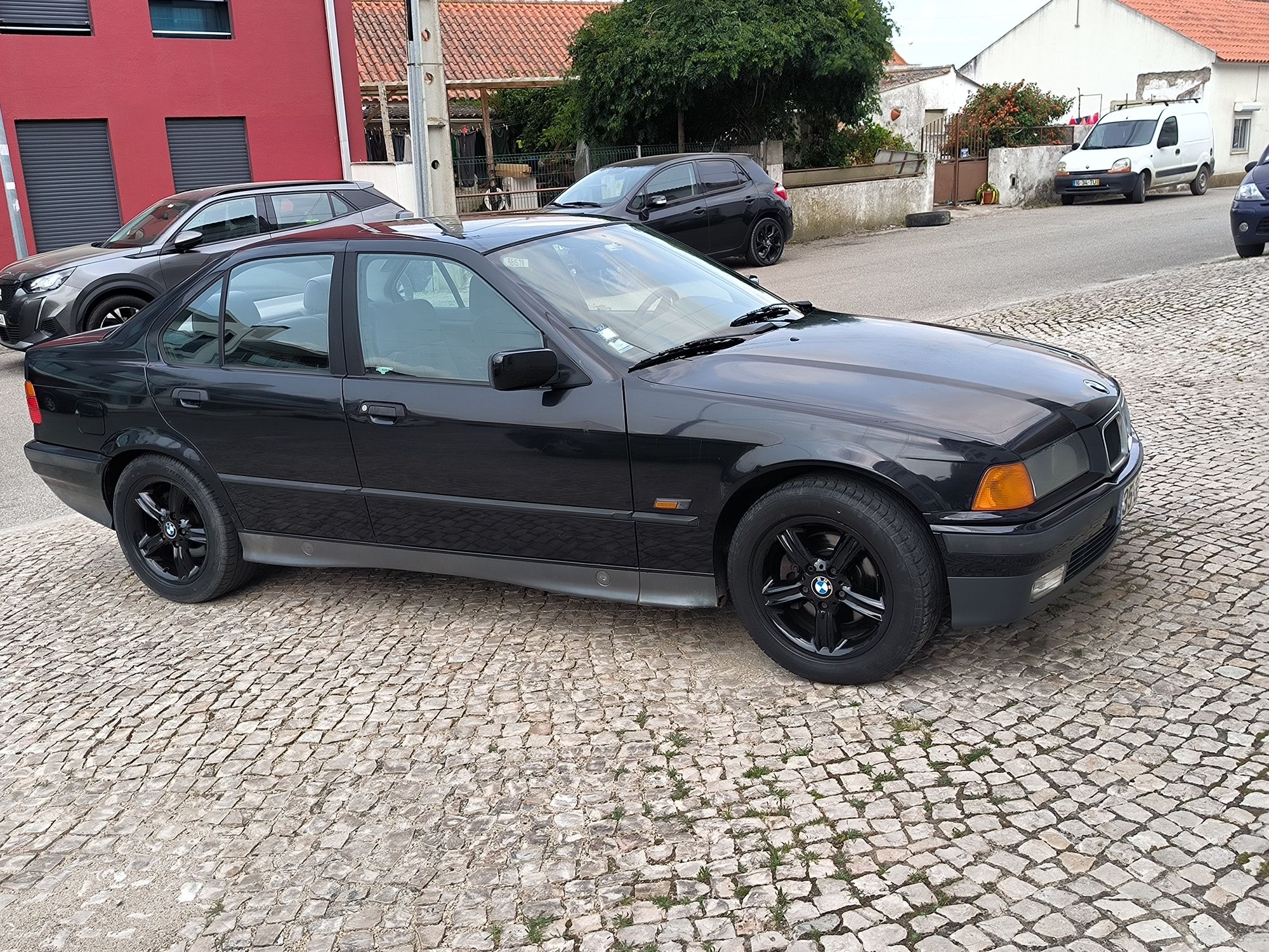 BMW 325 Tds impecável