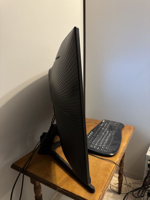 Монитор Samsung Odyssey gaming G55 32 дюйма