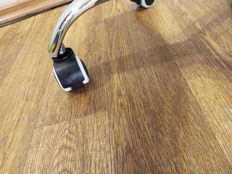 Чорне комп'ютерне крісло Boston на коліщатках зручний стілець офісний