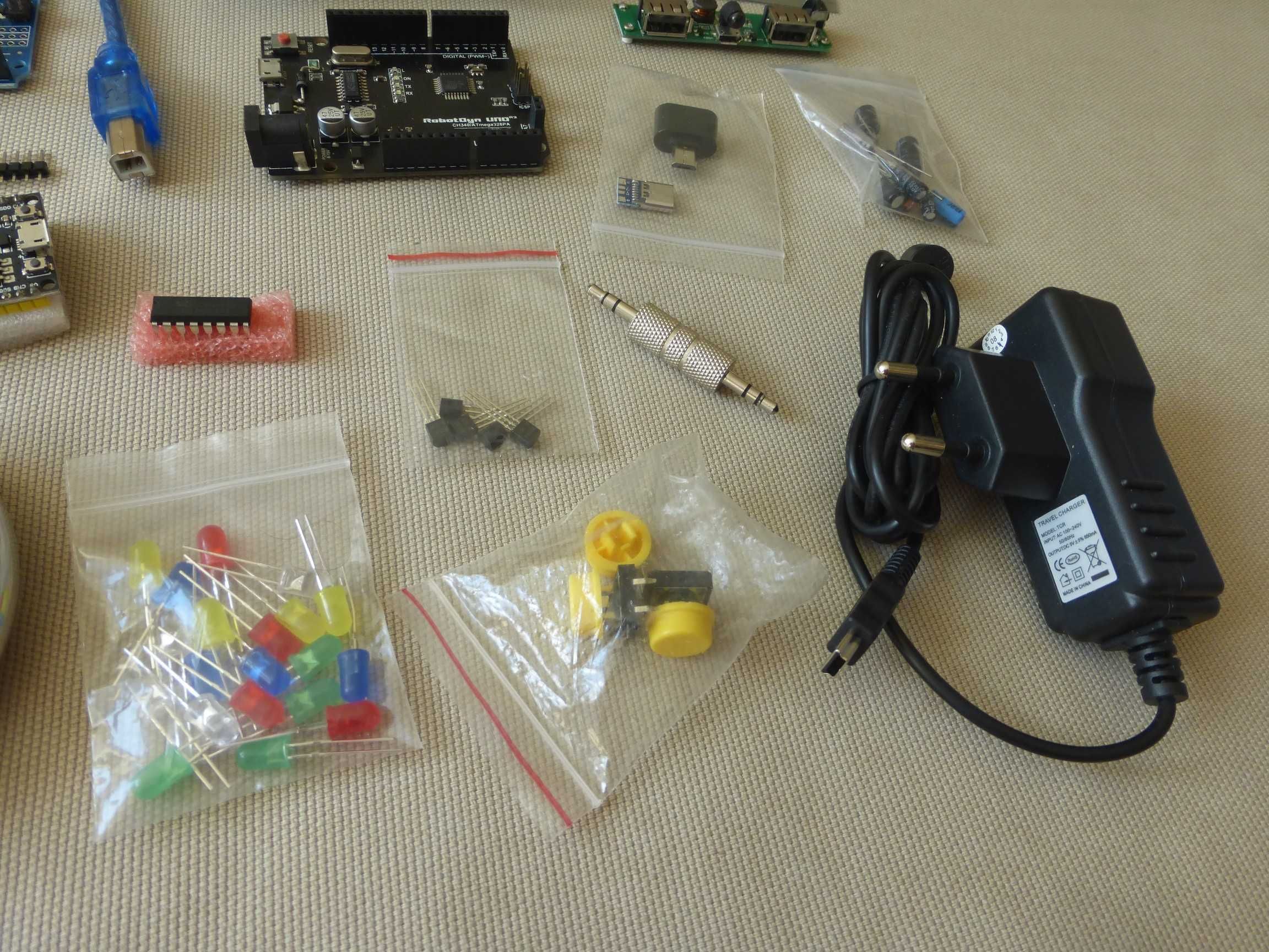 Zestaw elektroniki Arduino Uno ESP32 moduły czujniki mix