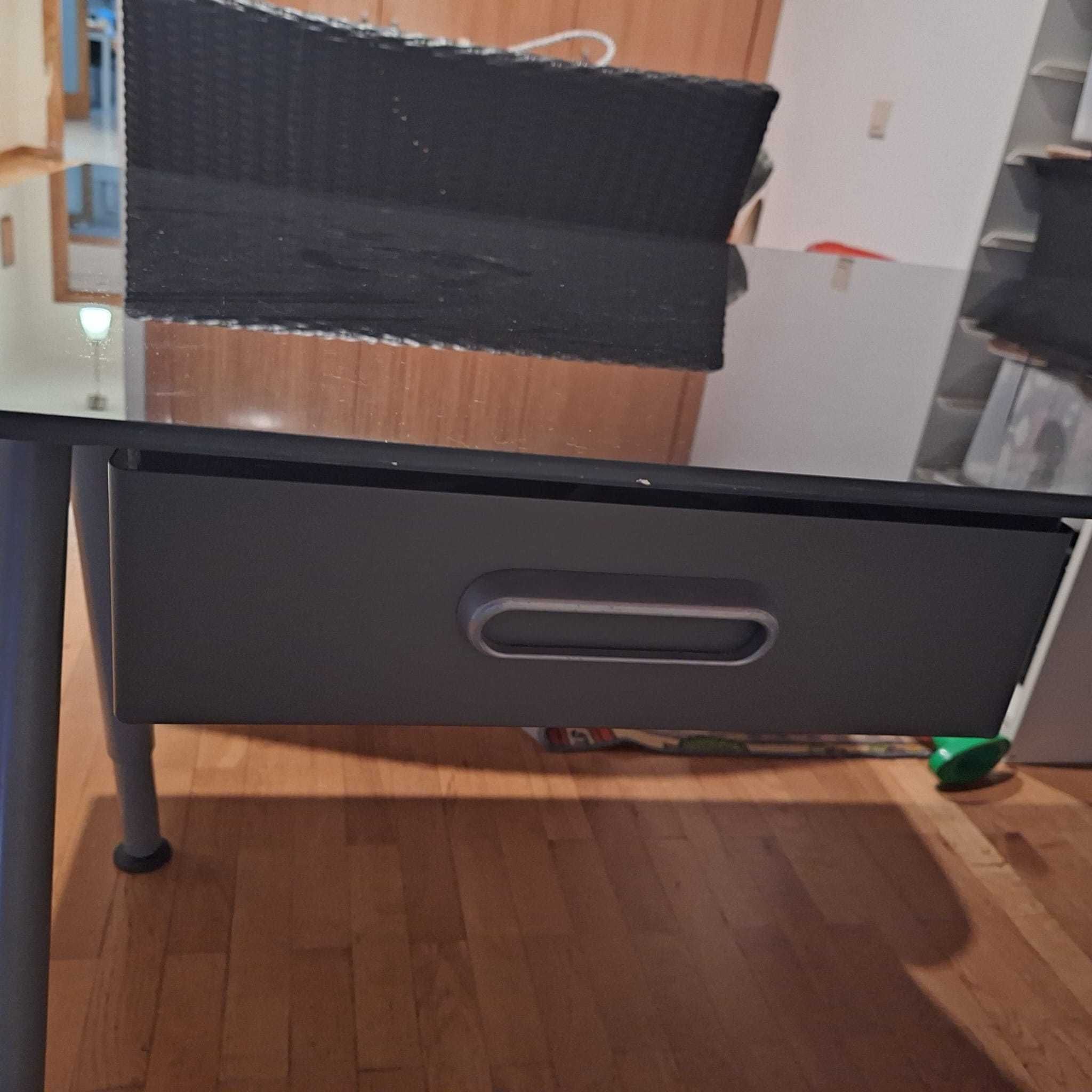 Secretaria em vidro preto temperado