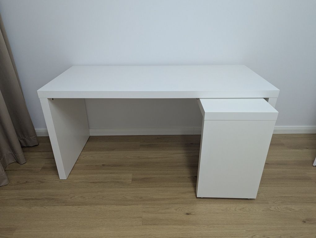 Sprzedam biurko Malm Ikea 151x65 cm
