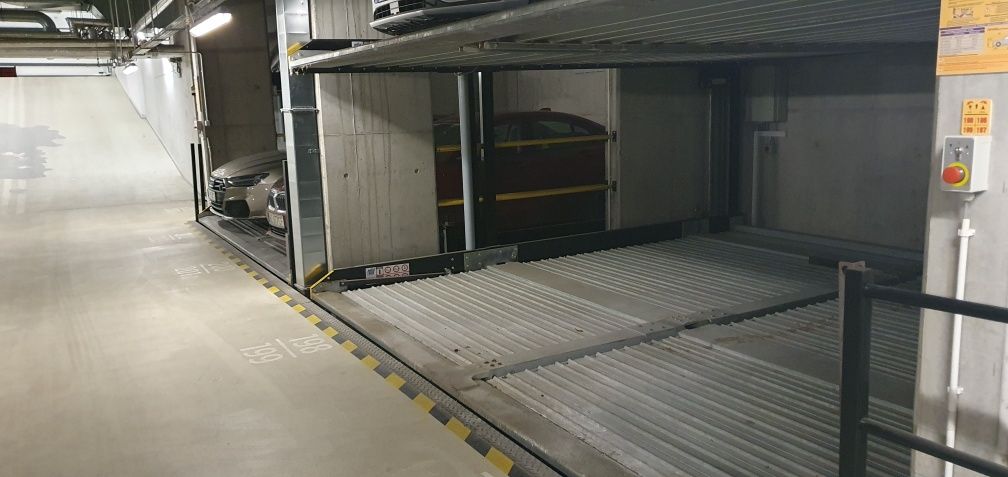 Miejsce parkingowe Al. Rzeczypospolitej 6, Wilanów