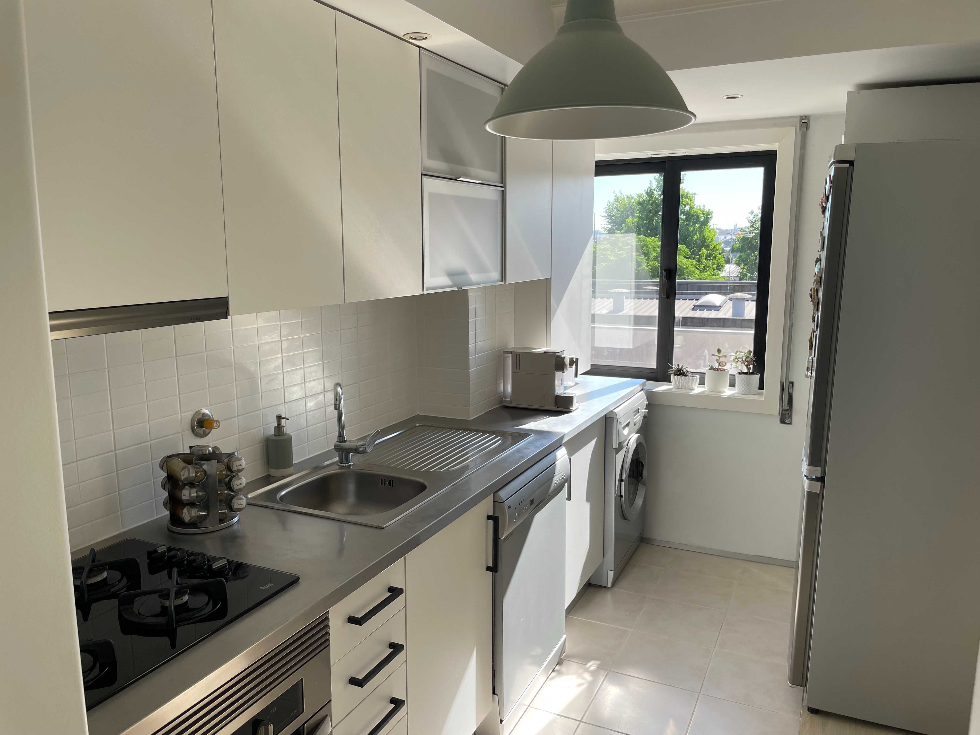 Apartamento T2 com 2 lugares de garagem em S. Mamede de Infesta
