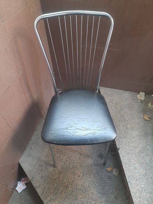 Продам стільці для кухні не дорого
