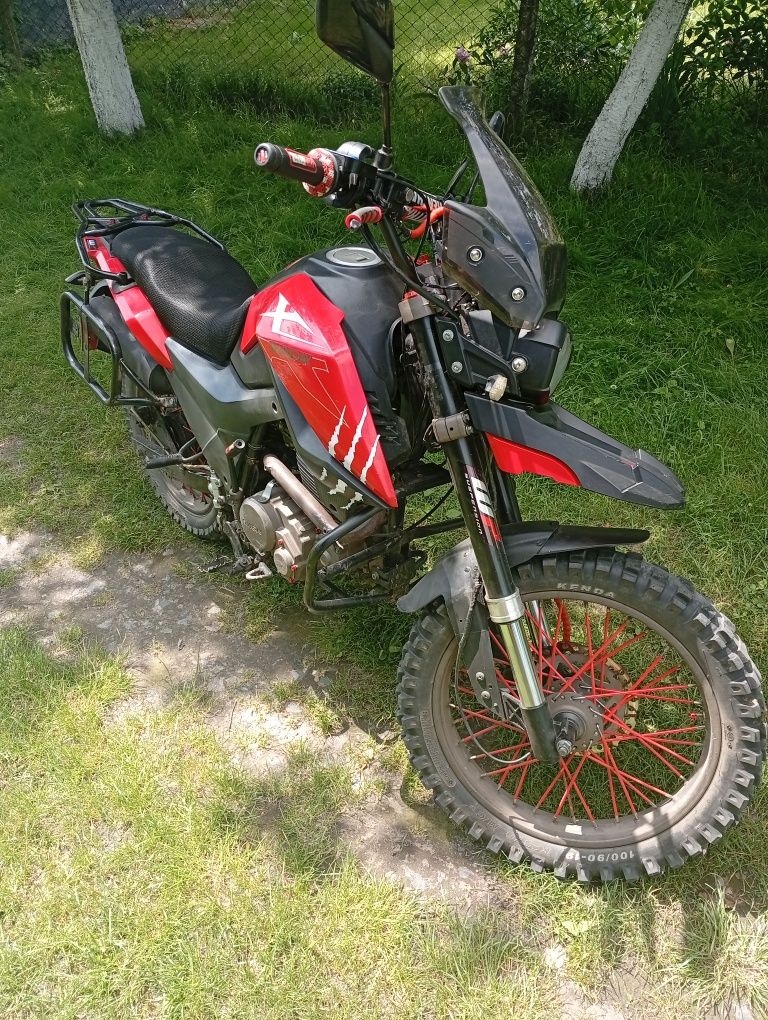 Продам мотоцикл марки шинерайSHINERAY