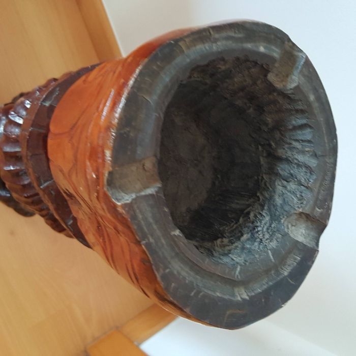 Cinzeiro africano antigo