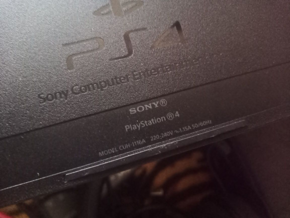 Konsola Playstation Ps4 fat 635 gb
