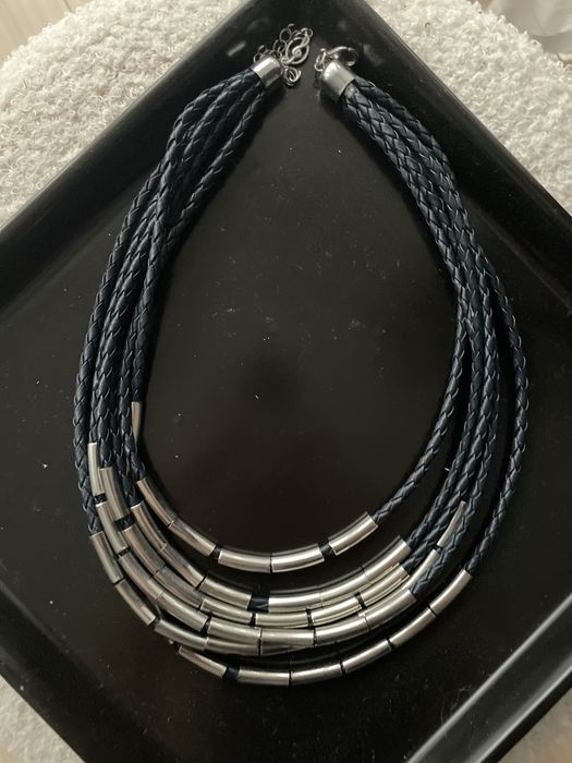 Naszyjnik boho, granatowy, wielowarstwowy, rzemyki plus blaszki