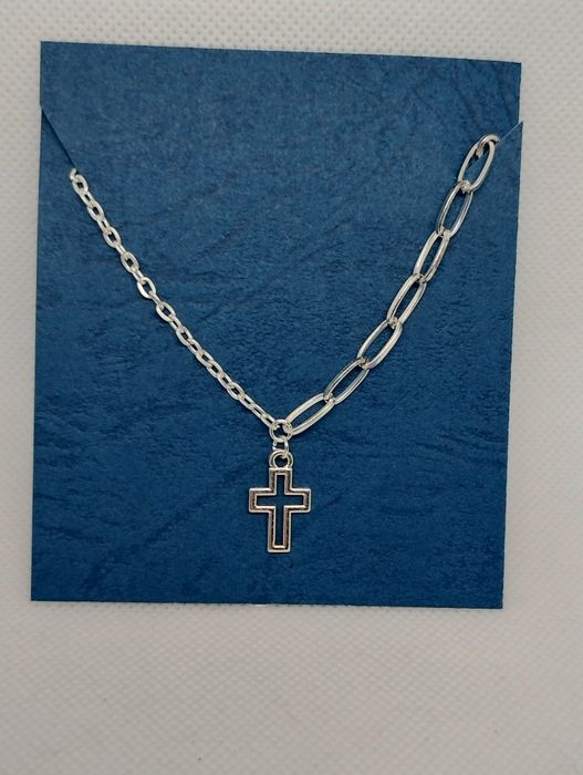 Łańcuszek z zawieszką krzyż krzyżyk srebrny