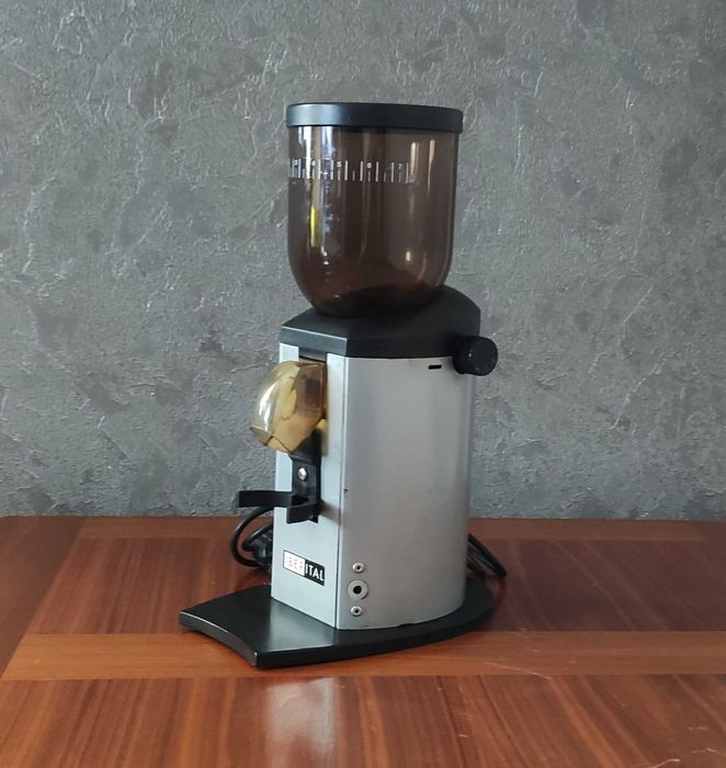 Кавомолка Iberital Automatic, прямого помелу. Мікрометричний помел