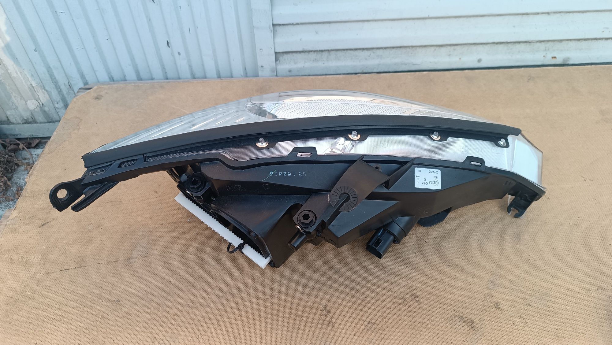 Vendo farol esquerdo de Ford focus ano 1998/2004